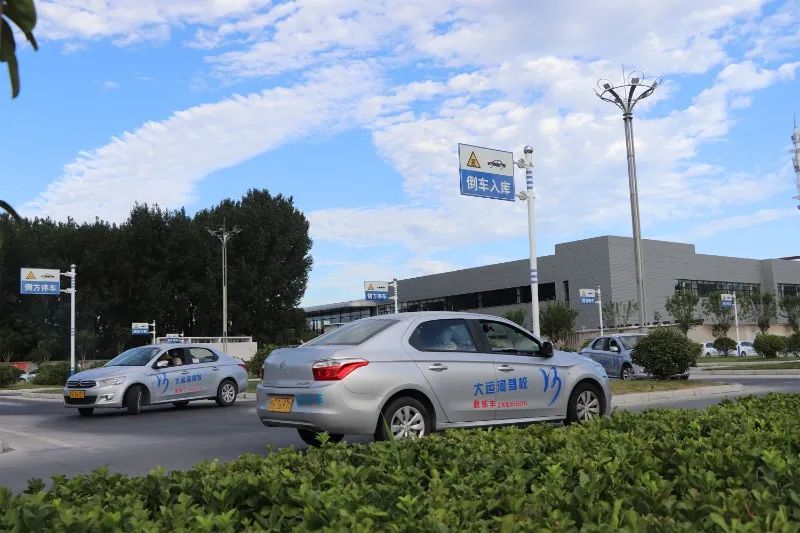 【濟(jì)寧大運(yùn)河駕?！拷鹎锞旁聦W(xué)車季，期待與您的相遇~(圖1)