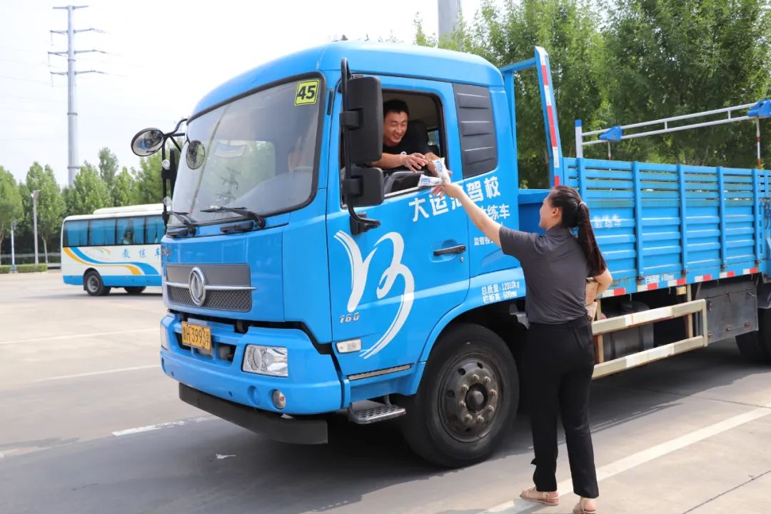 【濟(jì)寧大運(yùn)河駕?！垦籽紫娜账颓鍥觯眯姆?wù)沁人心！(圖5)