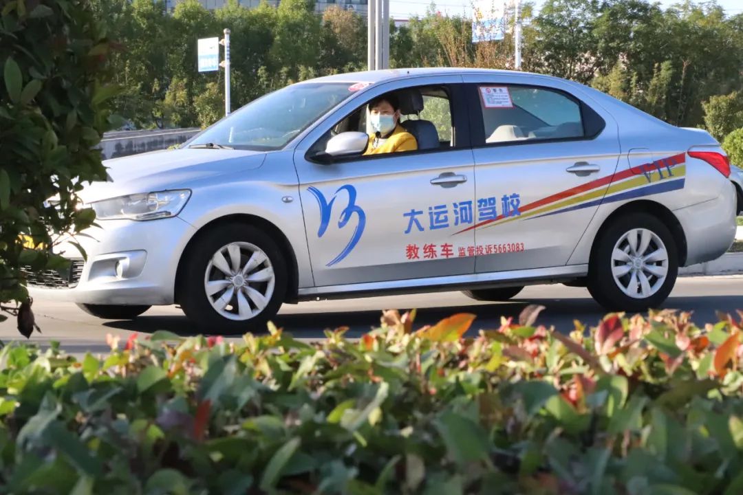 【濟(jì)寧大運(yùn)河駕校】才感晚秋，忽而立冬丨共賞校園初冬美景~(圖8)