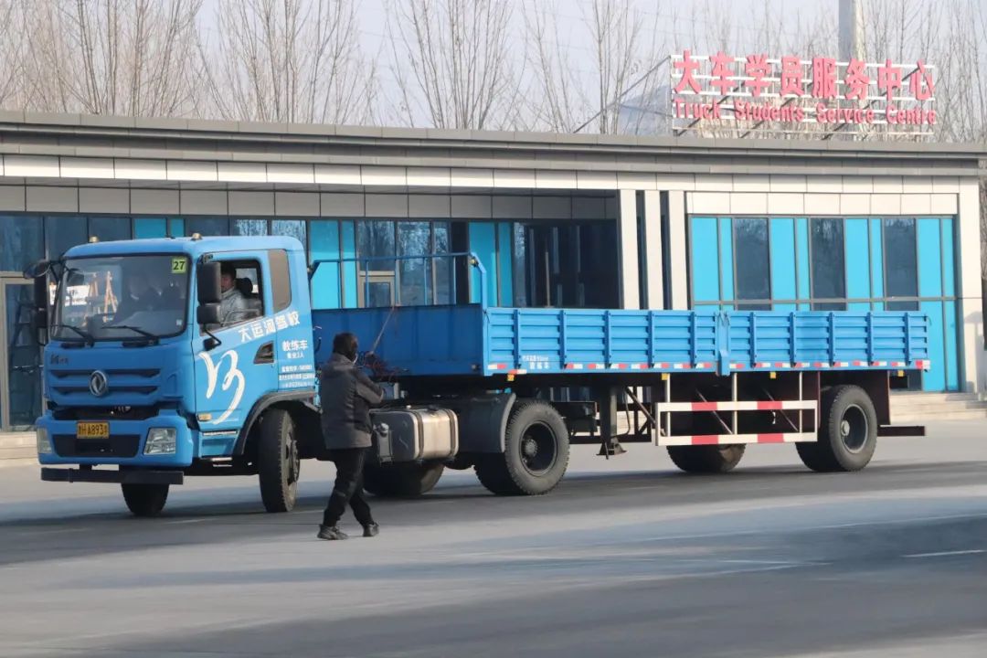 【濟寧大運河駕校】大車“直通班”全新升級，設(shè)備車考試訓練！(圖4)