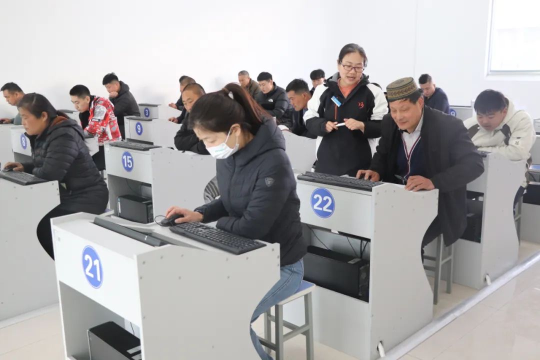 【濟(jì)寧大運(yùn)河駕?！俊袄碚撍俪膳嘤?xùn)班”，輕松圓您駕考?jí)簦?圖6)