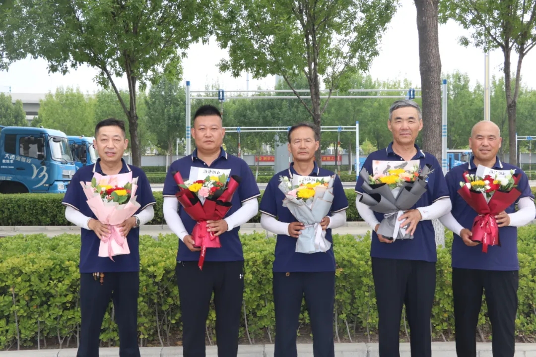 鮮花獻(xiàn)禮！祝所有的老師、教練們節(jié)日快樂！(圖3)