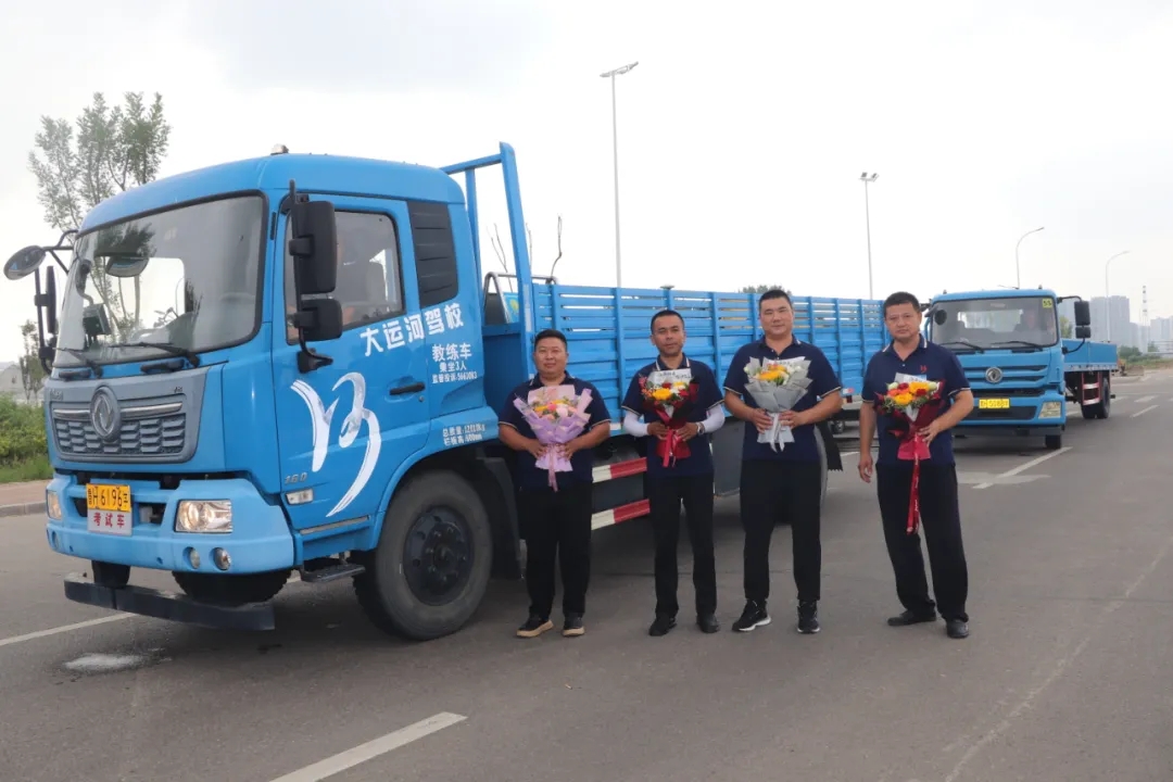 鮮花獻(xiàn)禮！祝所有的老師、教練們節(jié)日快樂！(圖5)