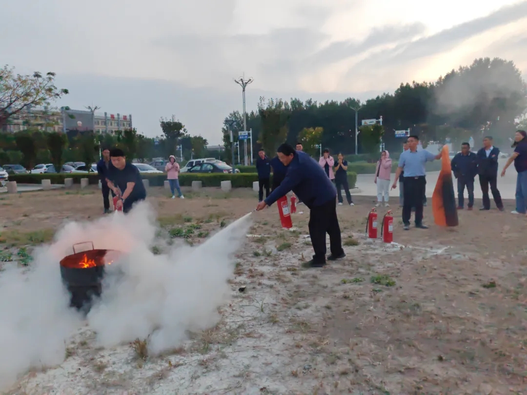 開(kāi)展2024秋季消防安全培訓(xùn)演練，共筑平安校園！(圖5)
