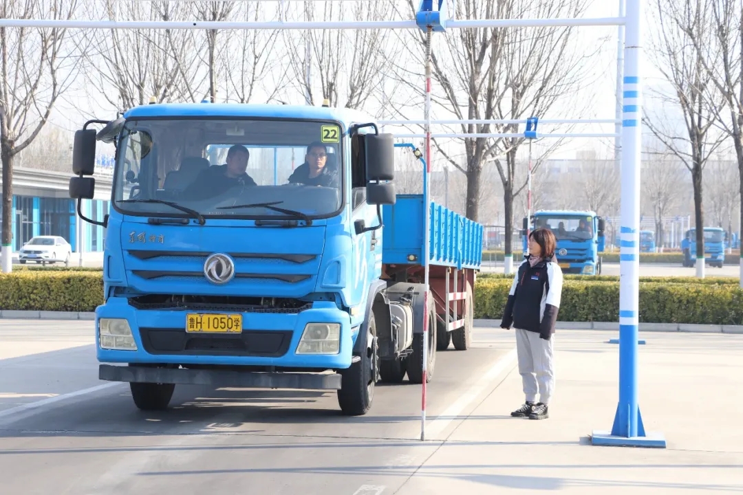 專注大車培訓(xùn) 最快36天拿證   年終鉅惠：學(xué)大車3999！(圖3)