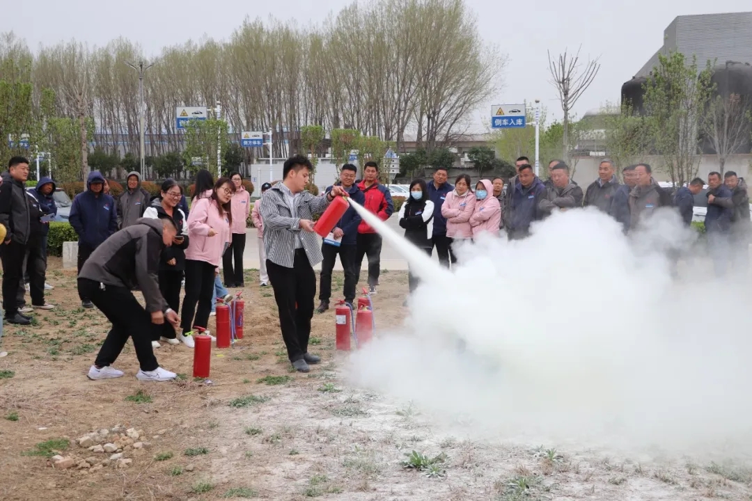防范于未“燃”丨春季消防安全培訓(xùn)演練正當(dāng)時(shí)(圖1) 防范于未“燃”丨春季消防安全培訓(xùn)演練正當(dāng)時(shí)(圖1)