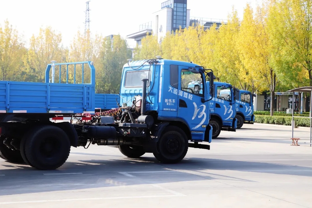 賞校園秋日盛景，享大車班型升級福利——學(xué)車就現(xiàn)在！(圖11)