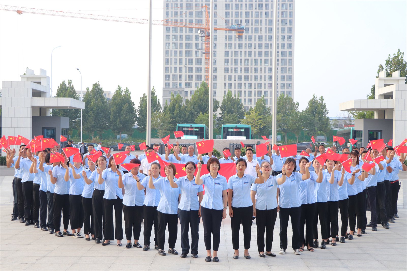 【濟寧大運河駕?！垮\繡中國·喜迎華誕，您學(xué)車，我在崗！(圖3)