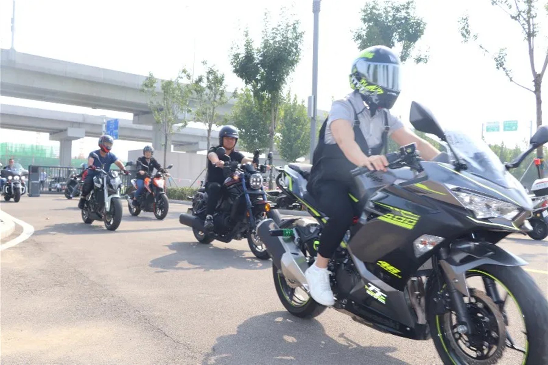 【濟寧大運河駕?！繗g迎各地“摩友”齊聚我校，以車會友！(圖1)