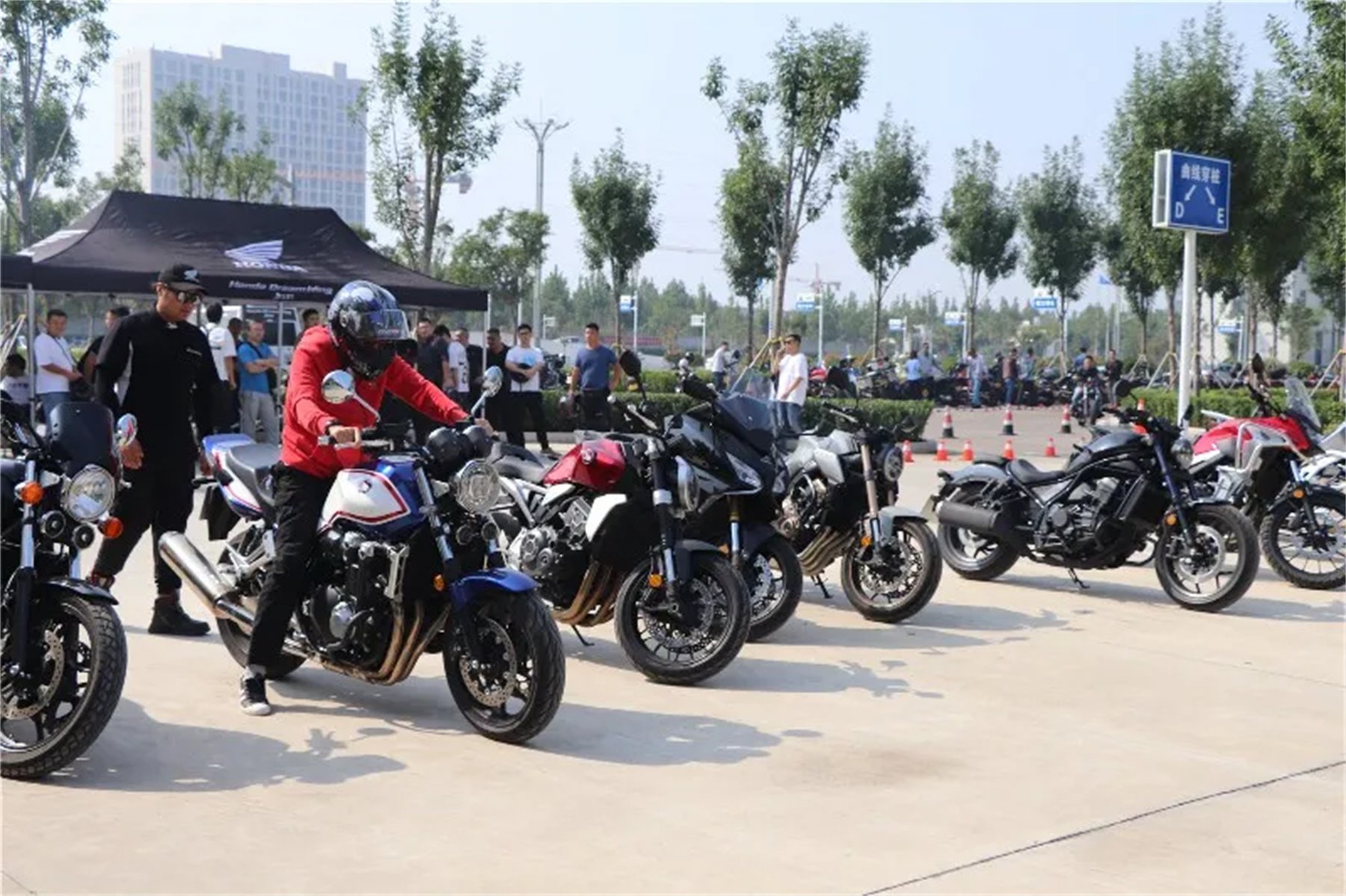 【濟寧大運河駕?！繗g迎各地“摩友”齊聚我校，以車會友！(圖2)