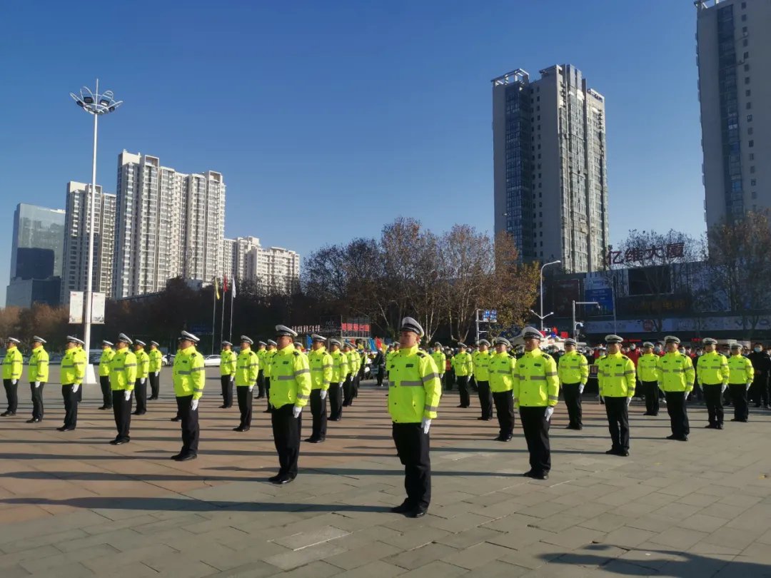 【濟(jì)寧大運(yùn)河駕?！康谑畟€(gè)“全國(guó)交通安全日”，我們?cè)谛袆?dòng)！(圖2)
