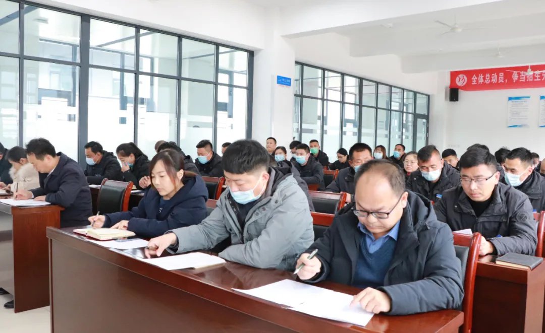 回顧往昔，展望未來(lái)—濟(jì)寧大運(yùn)河駕校年度員工述職報(bào)告會(huì)(圖6)
